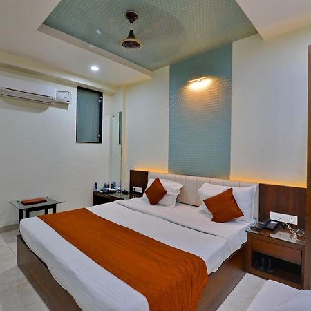 Hotel Tilak Bhopal Buitenkant foto