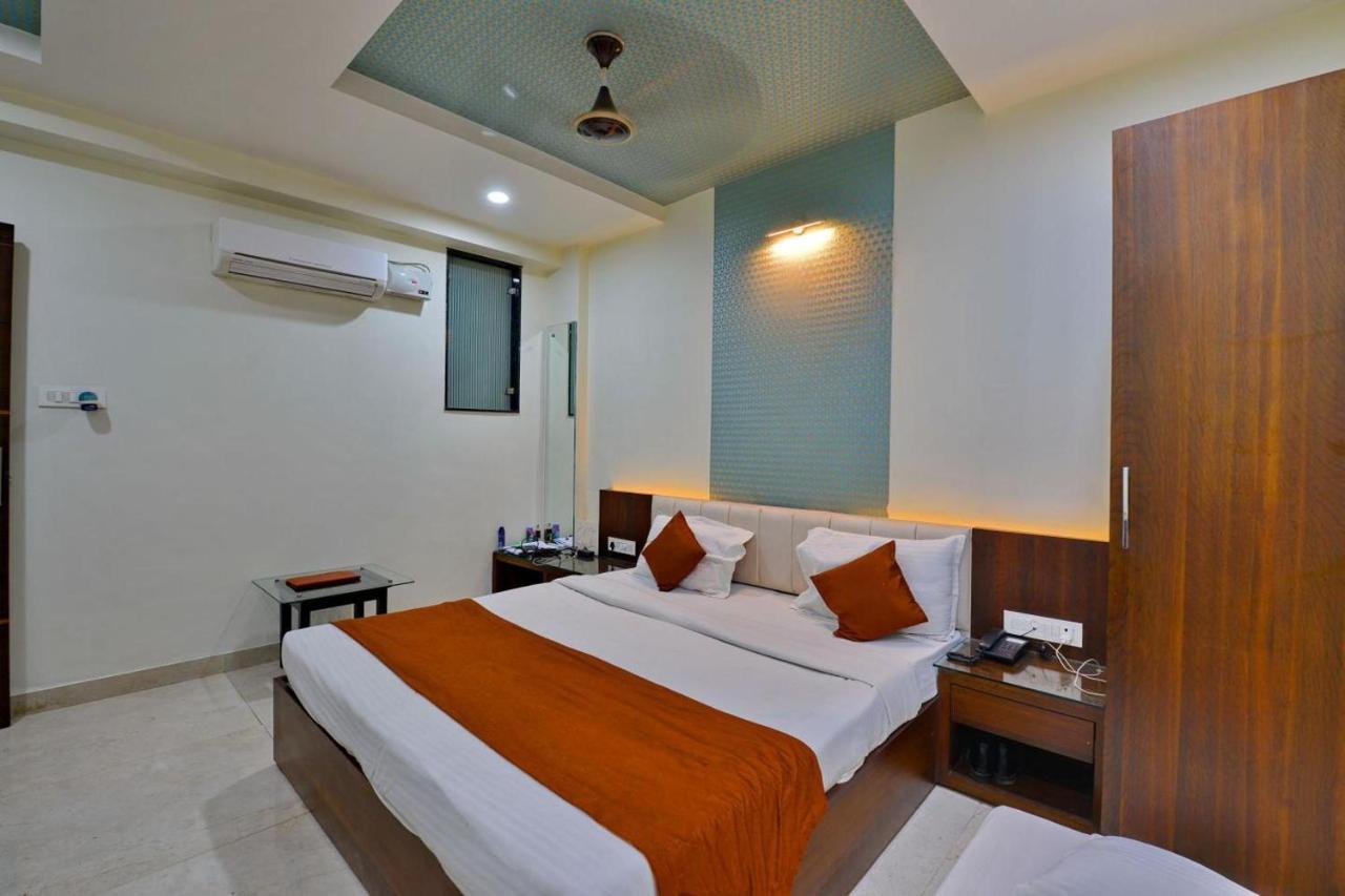 Hotel Tilak Bhopal Buitenkant foto