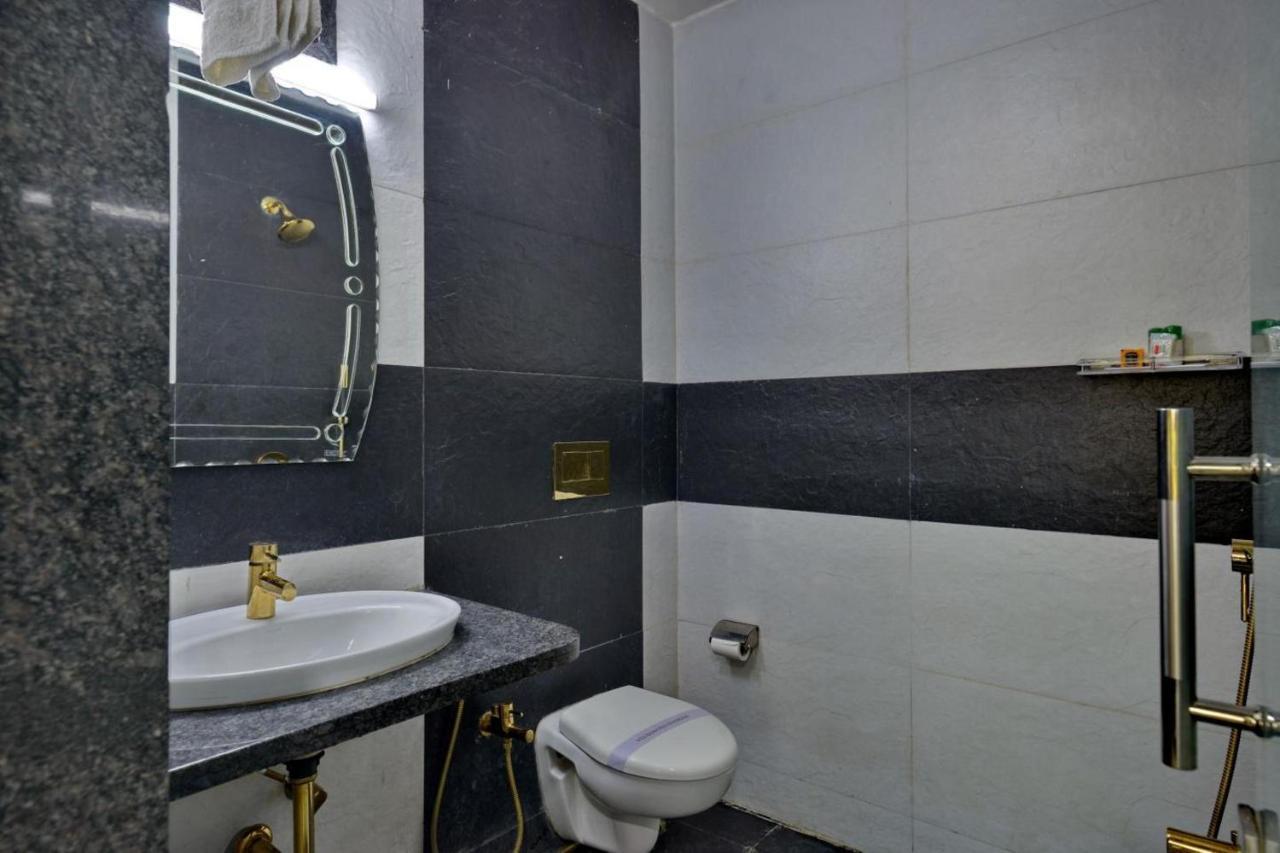 Hotel Tilak Bhopal Buitenkant foto