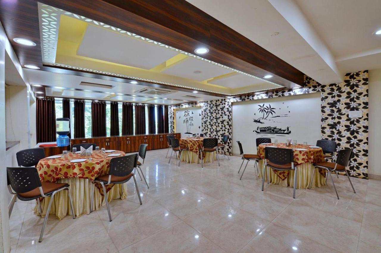 Hotel Tilak Bhopal Buitenkant foto